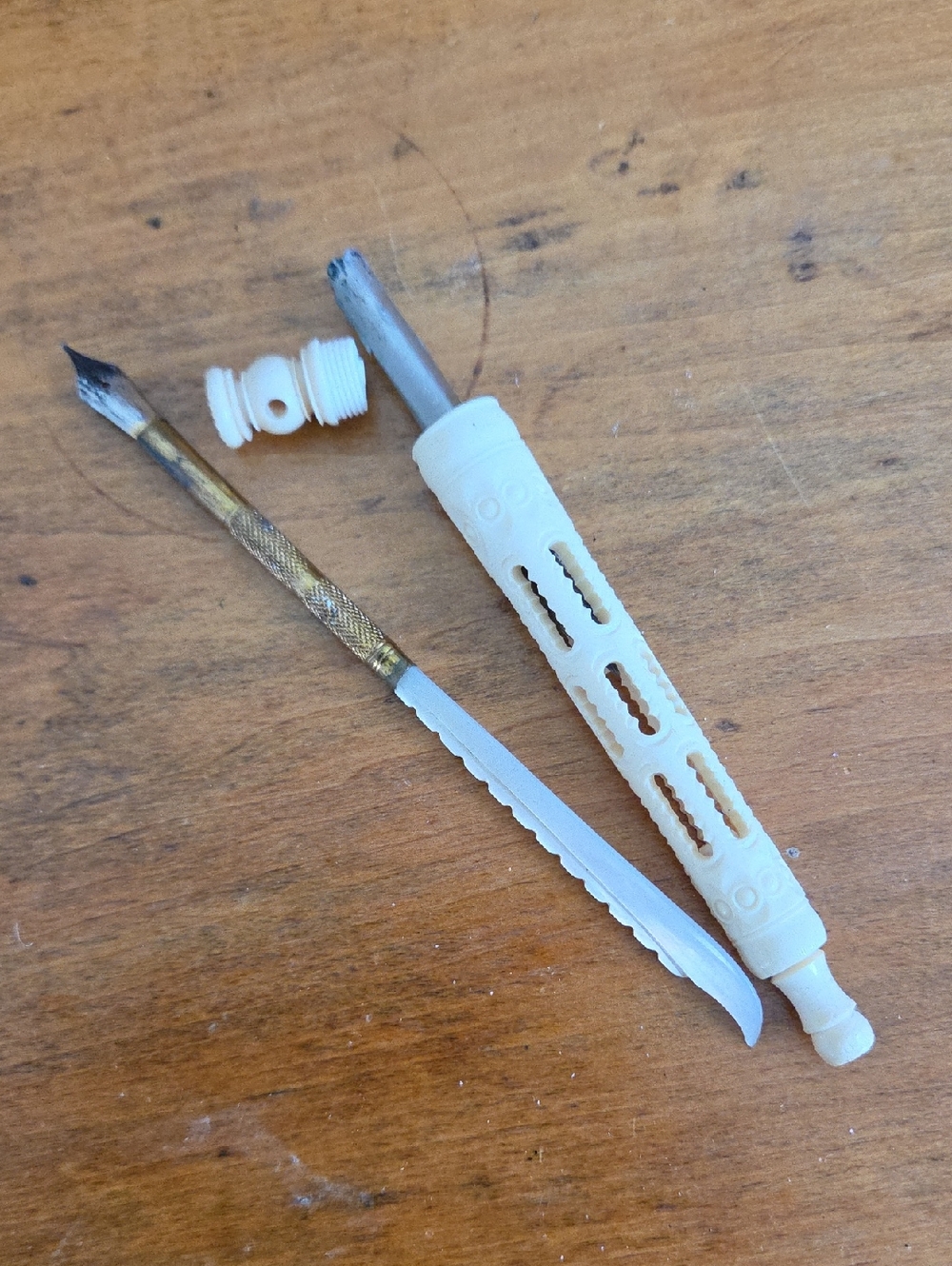 Vintage Mother Of Pearl 14K Gold Plated Dip Pen/Letter Opener & Carved Bone Case - Picture 2 of 8
